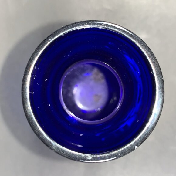 Vintage 3.5” Cobalt Blue Glass Bud Vase Raised Hand‑Painted Flowers Czech Rep. - Picture 6 of 7